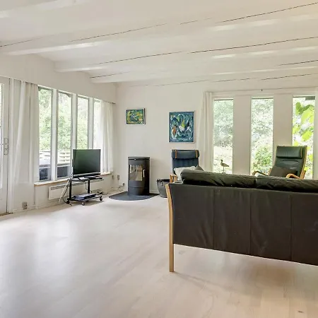 Three-bedroom Holiday In Nexo 35